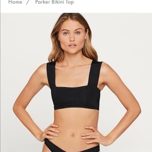 L space black Parker top size medium